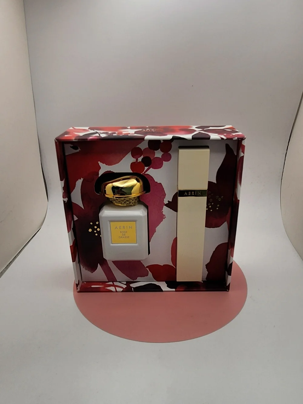 BRAND NEW IN BOX / NEVER USED Indulge in the ultimate luxury with this limited-